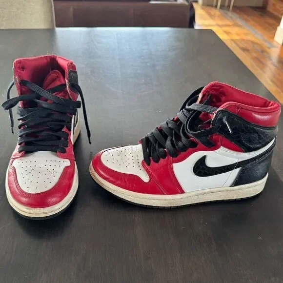 Nike Air Jordan’s, Womens 1 Retro High OG Satin Red, Size 6.5, like new! - Picture 5 of 10